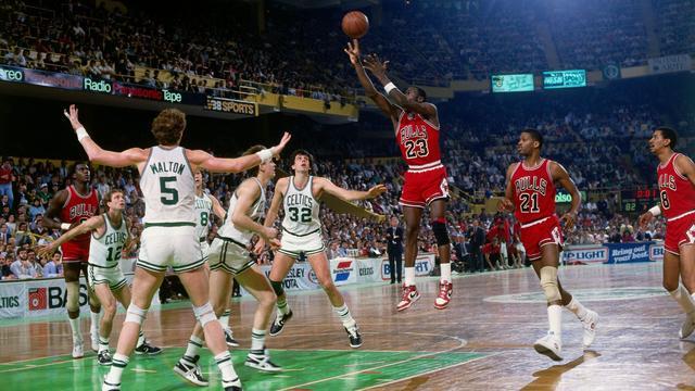 米兰体育官网-乔丹创造的季后赛63分历史纪录，为何连常规赛得分前30都挤不进？